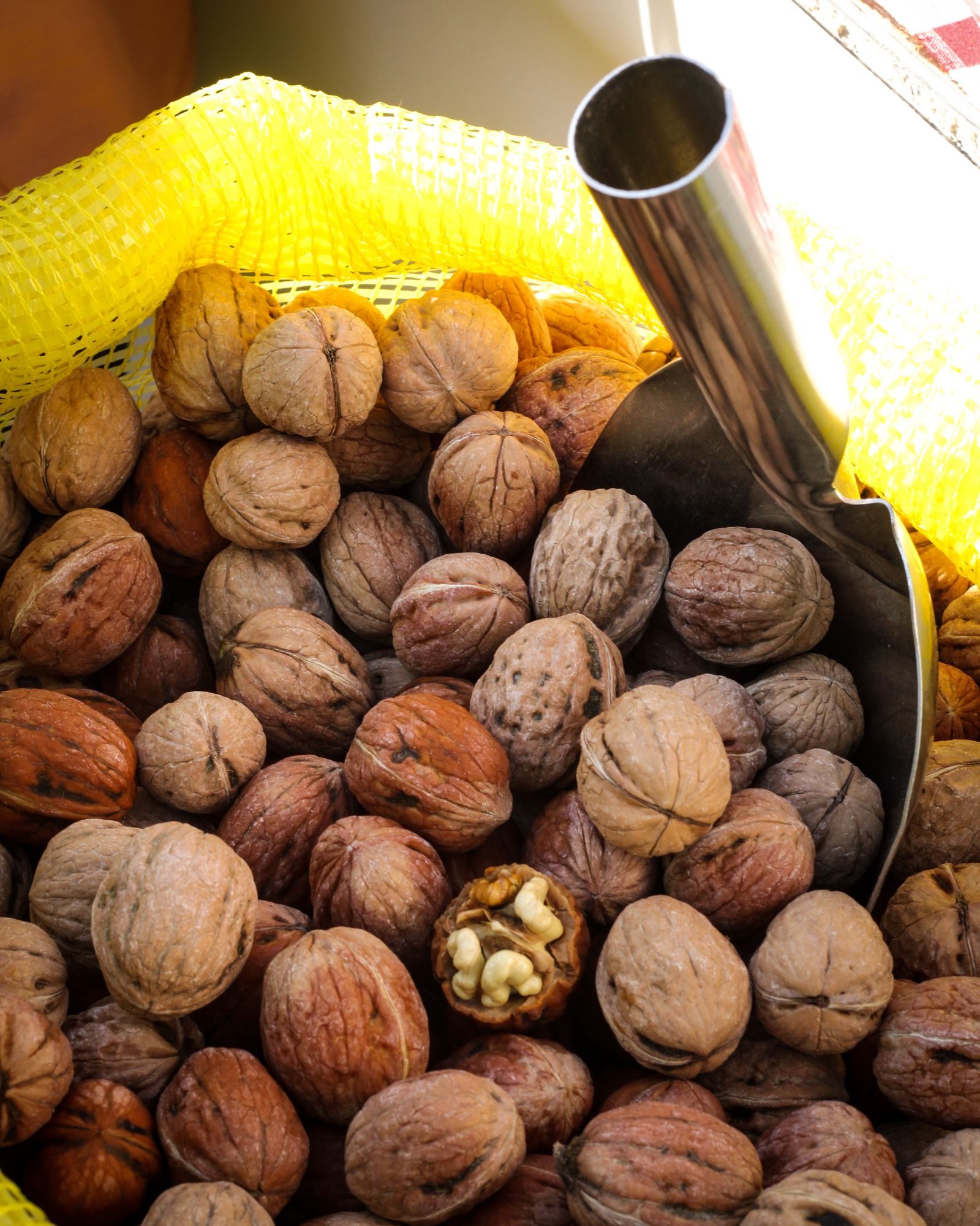 Walnut kernels